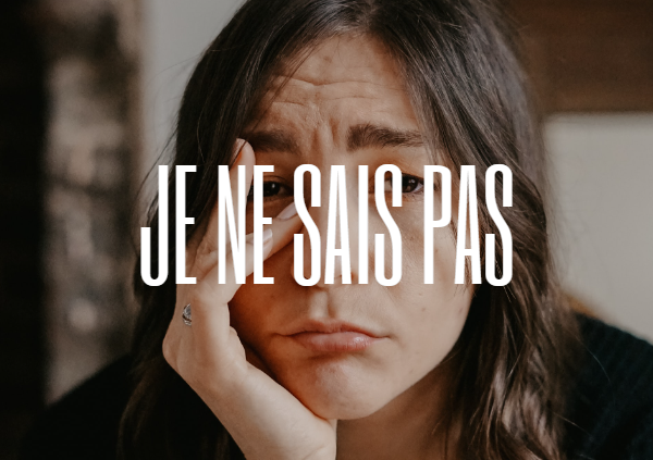 Femme souffrant de troubles digestifs et d’intolérances alimentaires